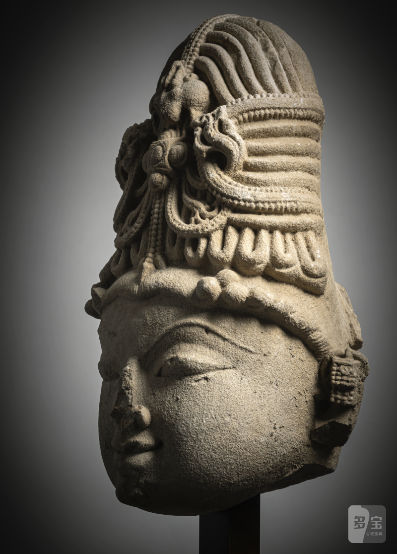 A BUFF SANDSTONE HEAD OF A FEMALE FIGURE - 图4
